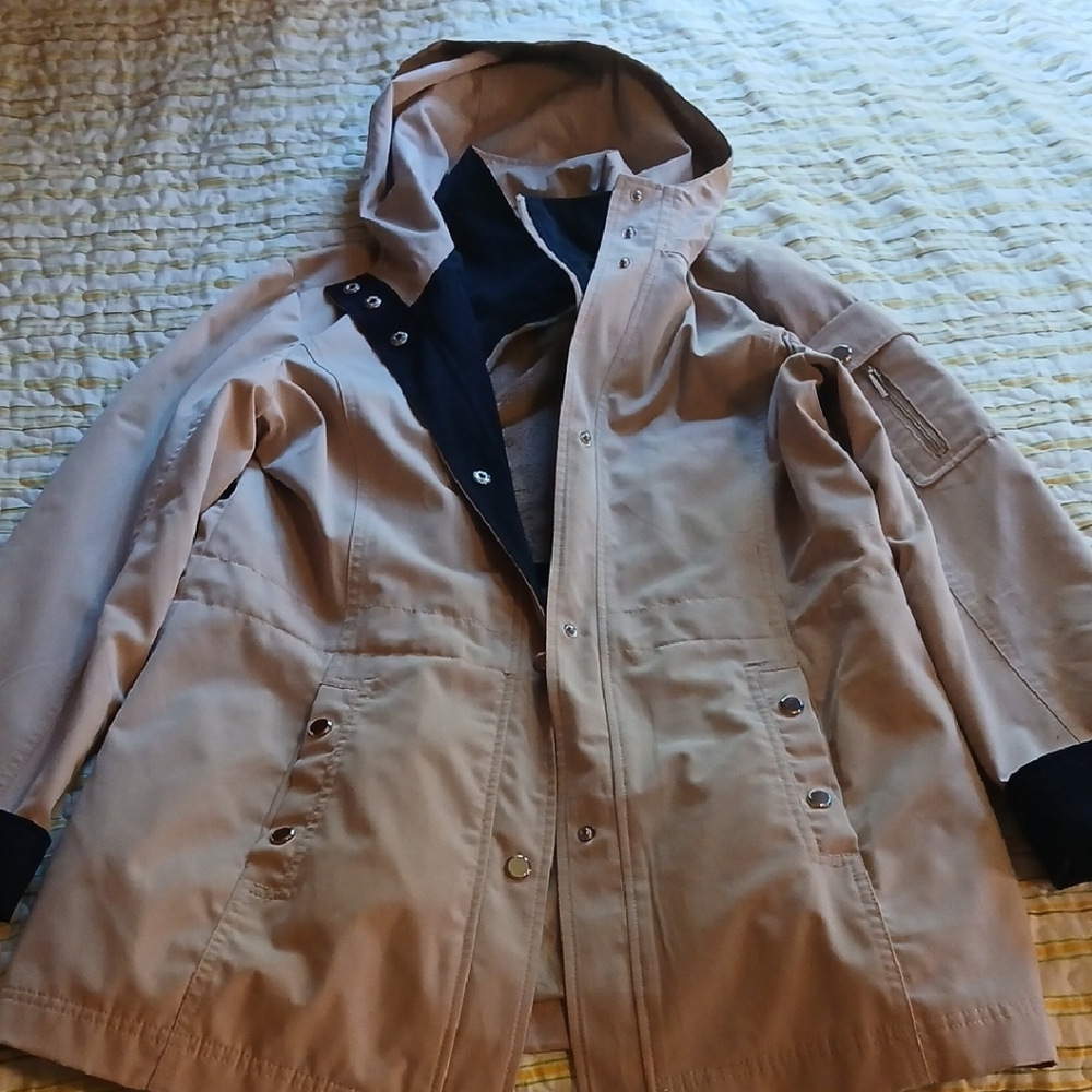 Braetan Womens Tan Hooded Raincoat